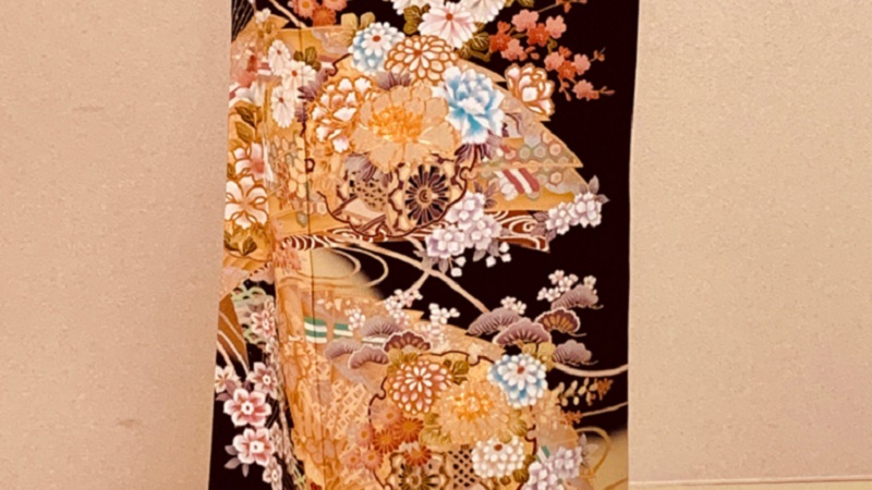 金彩に螺鈿細工 雪輪模様に花鳥 着物 113w