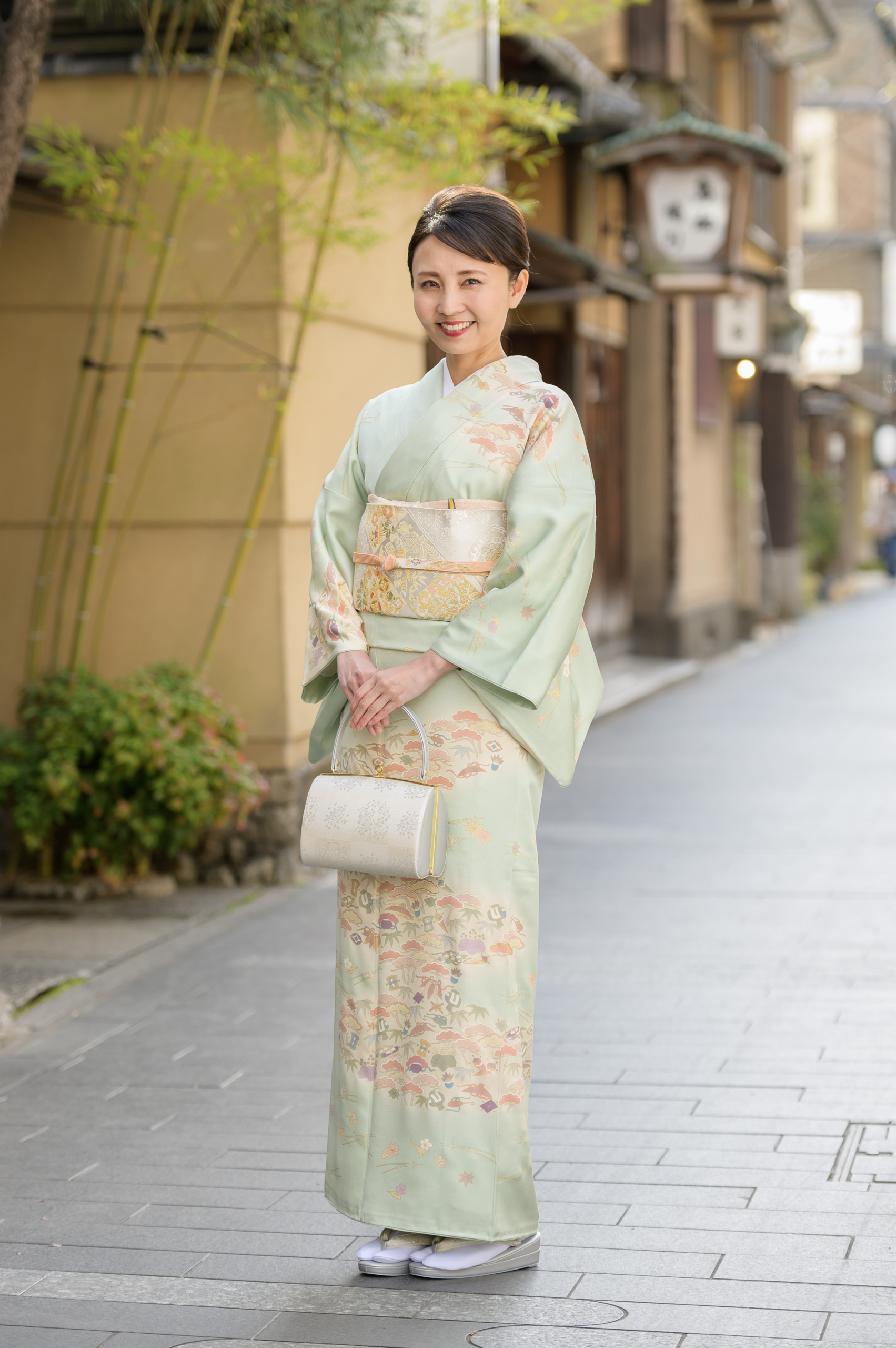 新品 正絹 着物“フォレストグリーンでオープン☆秘密の唐草菊の園”色無地S-37 新品 正絹 着物“フォレストグリーンでオープン☆秘密の唐草菊の